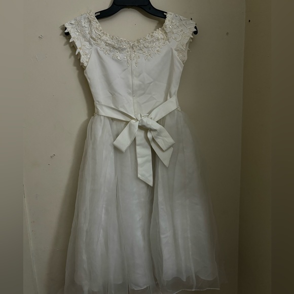 Girls formal dress - Picture 2 of 3